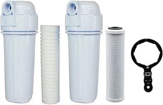 Dois filtros de água brancos, filtro de carvão ativado, filtro de polipropileno e ferramenta de instalação preta