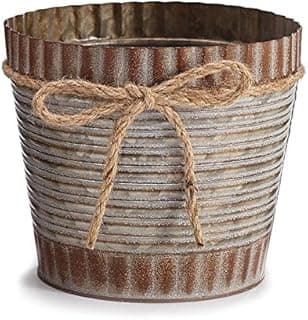 Vaso decorativo de metal oxidado com alça de corda de juta, ângulo frontal, fundo branco