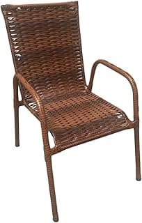 Cadeira de junco sintético marrom com braços, resistente ao tempo, ideal para áreas externas