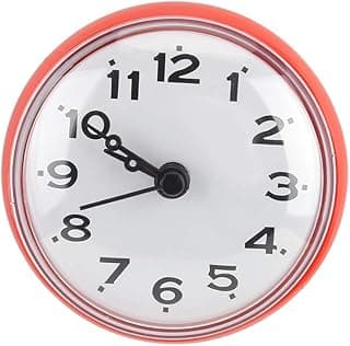 Relógio de parede circular com fundo branco, mostrador em preto e branco, números 1 a 12, ponteiros pretos, borda vermelha.