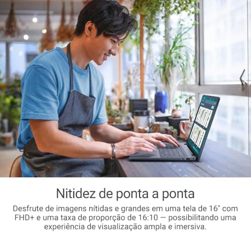 Homem trabalhando com notebook Dell Inspiron 16 FHD+ Intel Core 5 16GB 1TB SSD Preto.