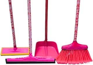 Kit de limpeza rosa com vassoura, rodo duplo, pá de lixo e esfregão lava azulejo com cabos estampados