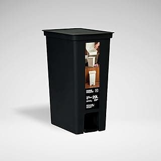 Lixeira Fly com Pedal 20L Paramount - Lixeira preta com tampa e pedal para abertura sem contato, ideal para cozinha e escritório