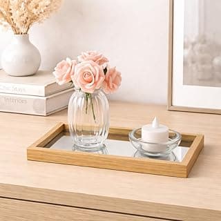 Kit decorativo com vaso de vidro e bandeja de espelho com rosas artificiais e vela branca