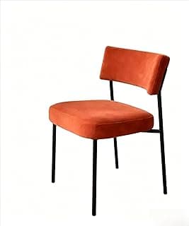 Cadeira Mila de veludo terracota com base de metal preto