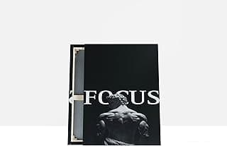 Quadro tecido Canvas com tema FOCUS, figura musculosa em preto e branco