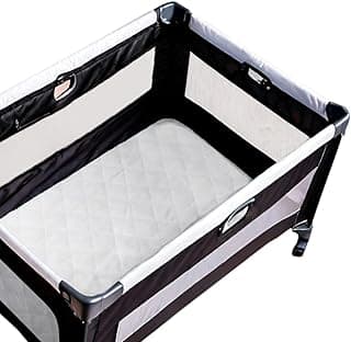 Berço portátil preto e branco para bebê com laterais de ventilação