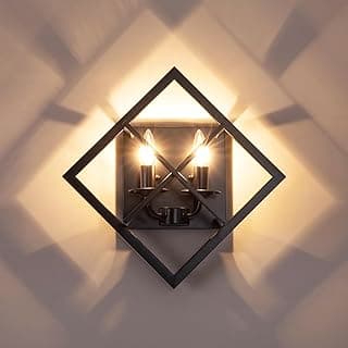 Luminária de parede preta quadrada com design geométrico, iluminada por duas luzes.