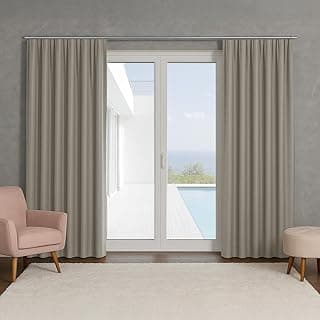 Cortina cinza blackout para trilho, vista para o mar