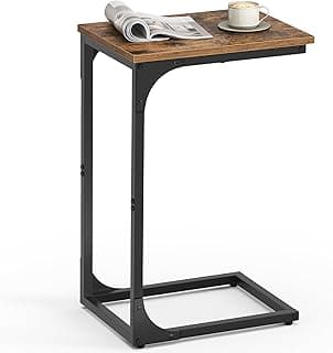 Mesa lateral VASAGLE estilo industrial marrom rústico e preto com revista e xícara de café