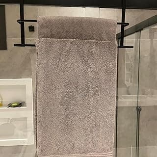Suporte de toalheiro duplo preto para banheiro com toalhas penduradas