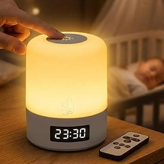 Luminária de mesa LED recarregável com controle remoto e relógio digital, cinza e amarela, marca JP
