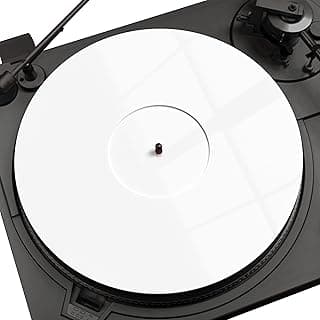 Toca-discos com disco de vinil branco sobre tapete giratório acrílico preto