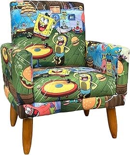 Poltrona infantil decorativa com estampa de Bob Esponja, em suede, com fundo verde e amarelo, pés castanhos