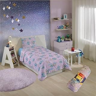 Quarto infantil decorado com edredom Lilo e Stitch