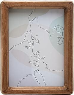 Porta-retrato de madeira com desenho de casal se beijando