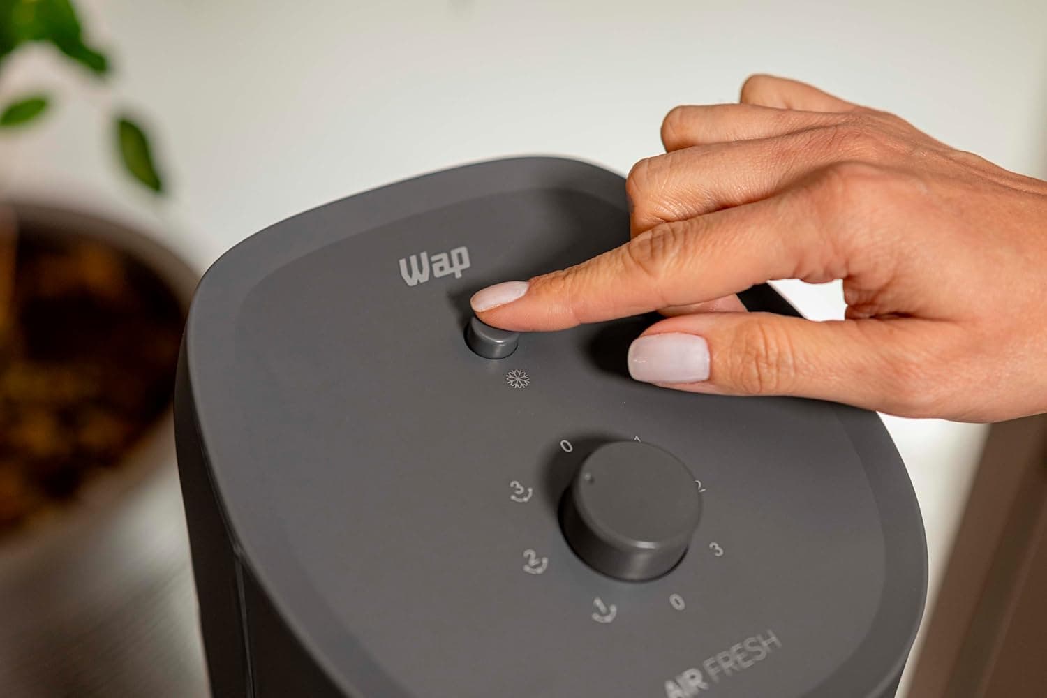 WAP Climatizador de Ar AIR FRESH 4 em 1, com Reservatório para Essência e 3 Níveis de Velocidades, Baixo Ruído, 90W 220V