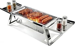 Churrasqueira portátil a carvão em aço inox com carne e salsichas grelhando