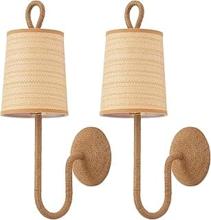 Duas arandelas de parede em vime natural com design rústico e difusor de tecido à mão.