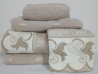 Jogo de toalhas de banho luxuosas com bordados cáqui, conjunto de 5 peças, cor bege e detalhes em cáqui e branco.
