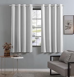 Cortina branca blackout corta luz 80% 2,70 x 1,60m pendurada em janela