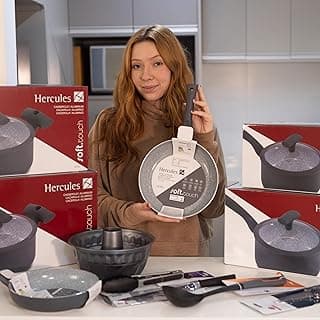 Jogo de panelas Hercules com 11 peças, incluindo frigideiras e talheres, apresentado por uma mulher em uma cozinha.