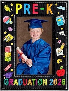 Porta-retrato de graduação pré-escolar com criança em traje azul segurando diploma