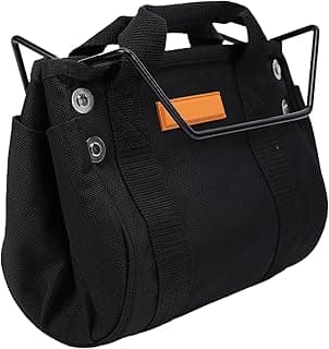 Bolsa preta para ferramentas com alça metálica e compartimentos com fechos de pressão, fundo branco.