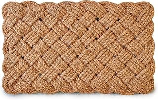 Capacho de corda marrom claro com trama entrelaçada, ideal para ambientes externos.