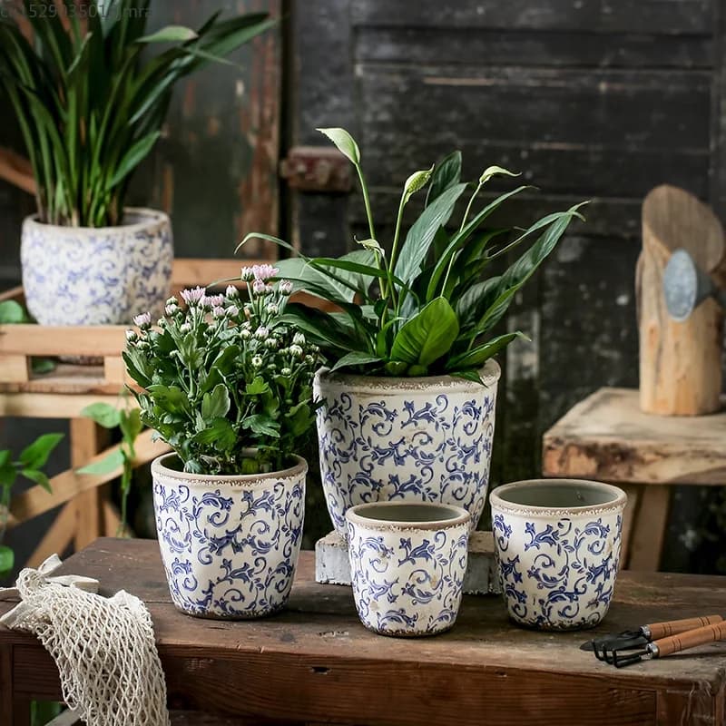 Vaso de cerâmica vintage azul e branco com padrão floral para jardim ao ar livre