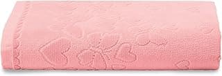 Toalha de banho rosa em velour com padrão floral em relevo